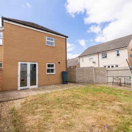 Large Modern Home, Free Parking, Families And Contractors Welcome * Bristol