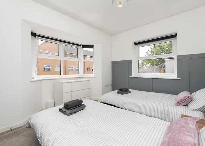 Feriehus Large Modern Home, Free Parking, Families And Contractors Welcome *